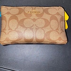 Women’s authentic coach wallet